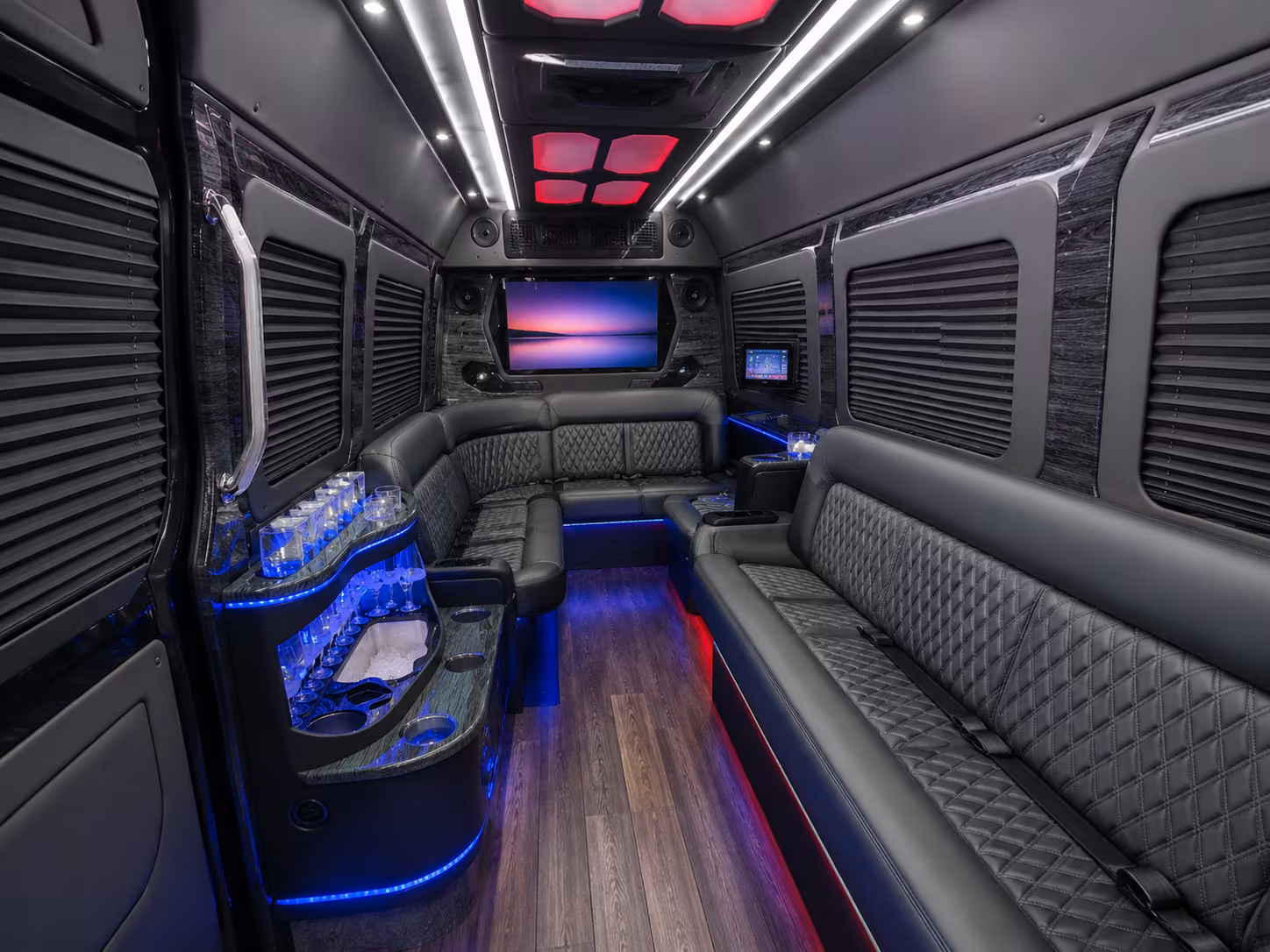 airport shuttle buses from farmington hills corporate campuses to dtw