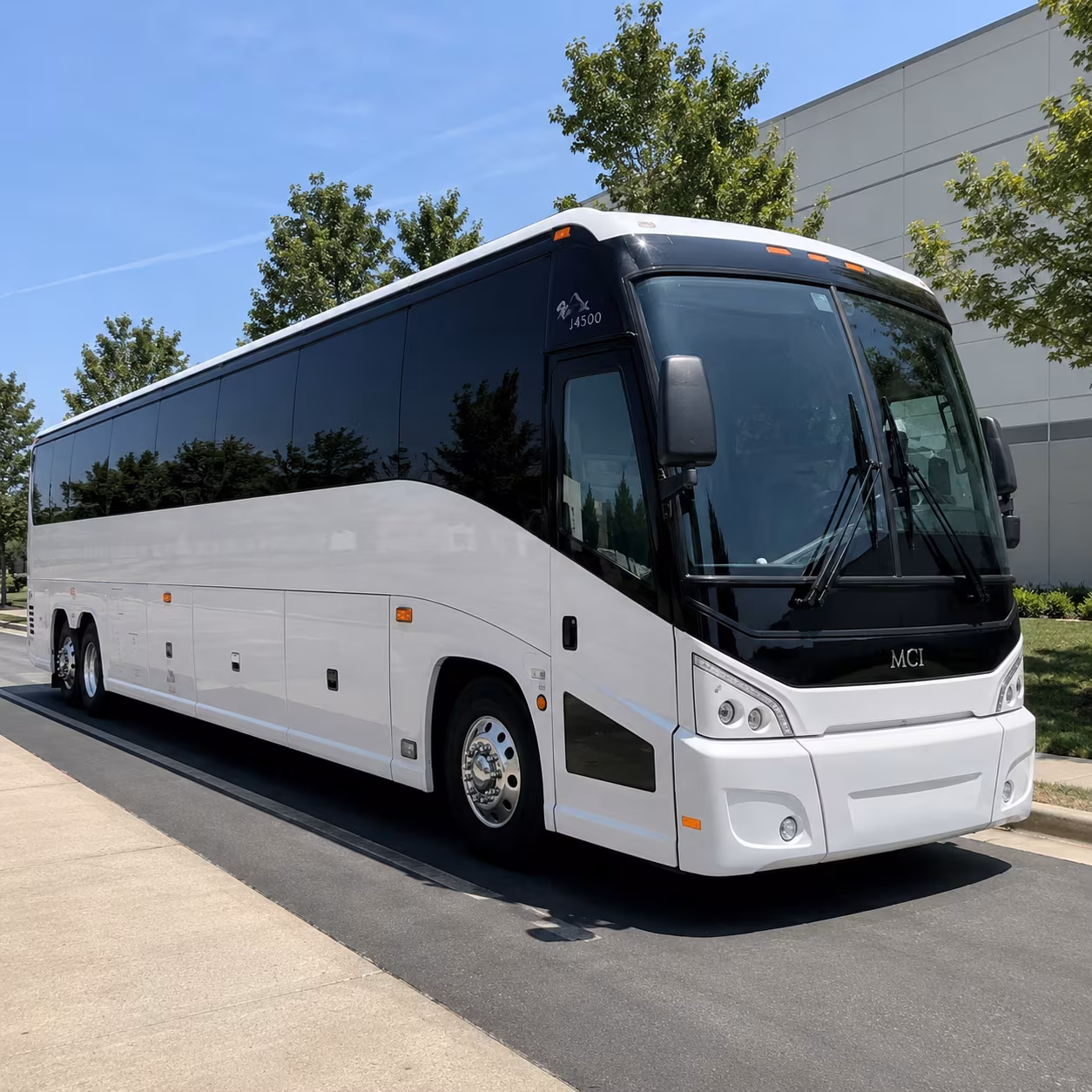 airport transfers to dtw and oakland county international for farmington hills business travelers