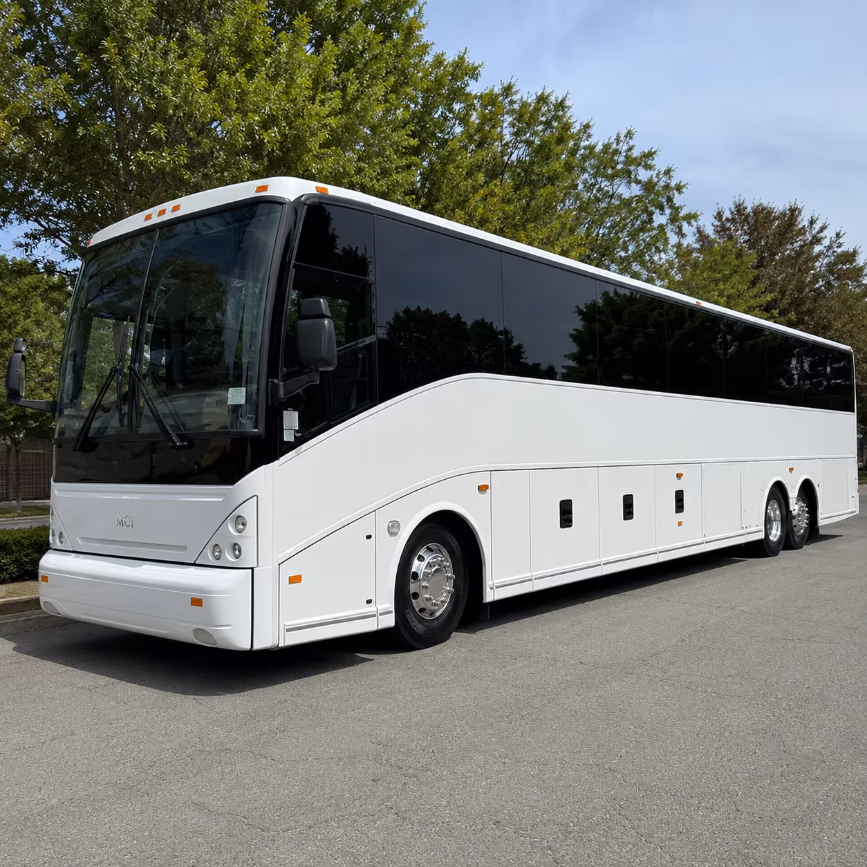 daily commuter shuttle buses along the i 696 and m 5 corridors