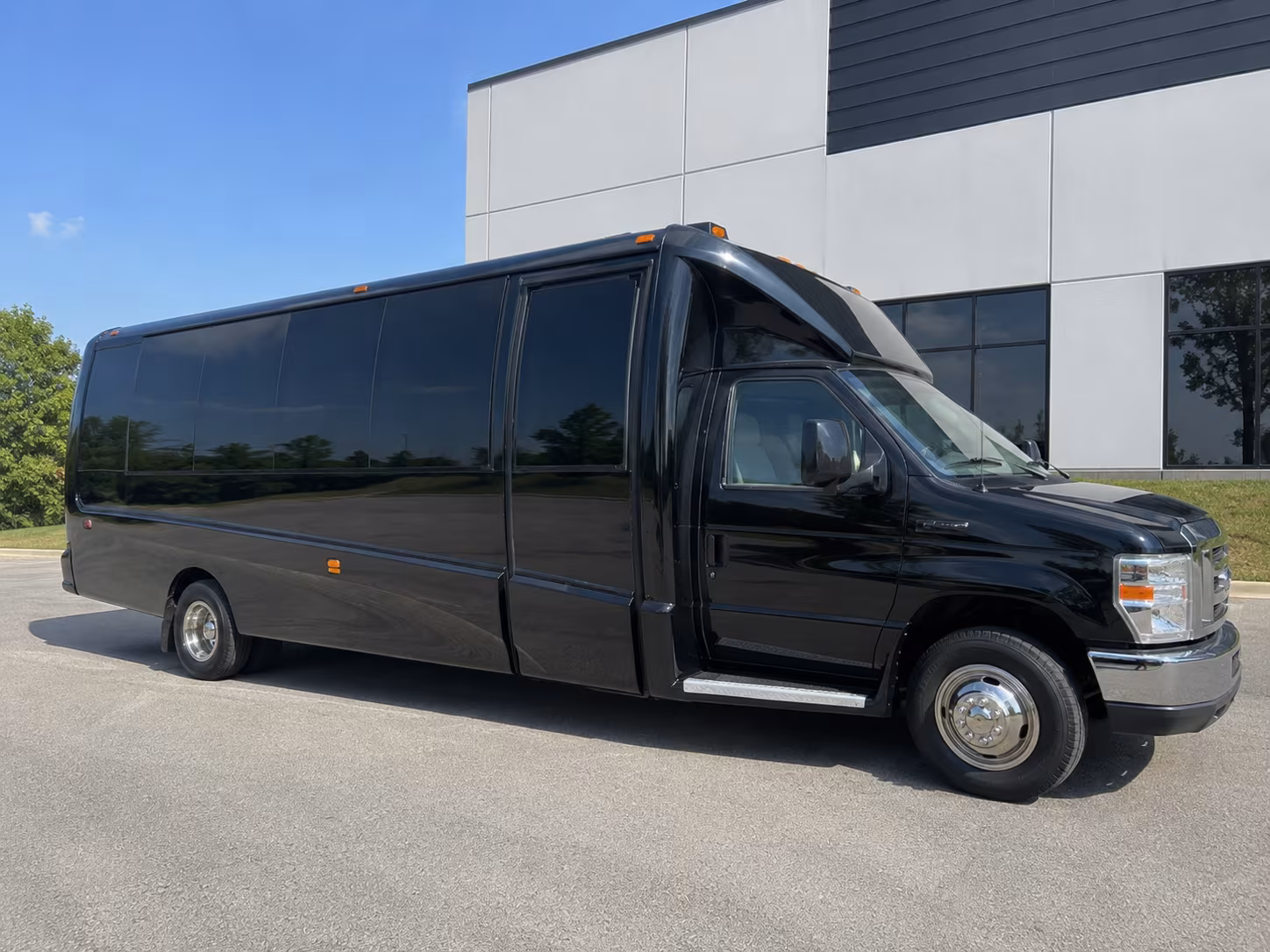 party buses for farmington hills prom night at harrison north farmington and mercy high school